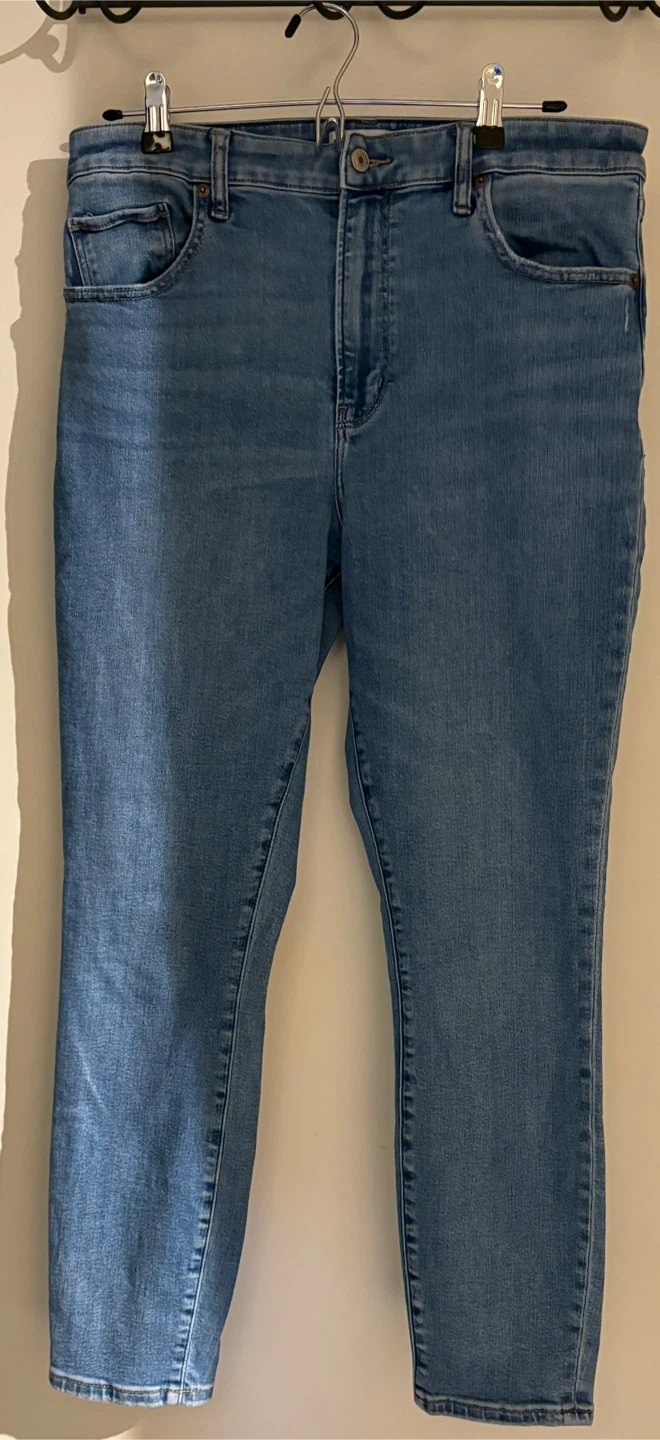 Abercrombie & Fitch The Super Skinny Ankle High Rise Jeans