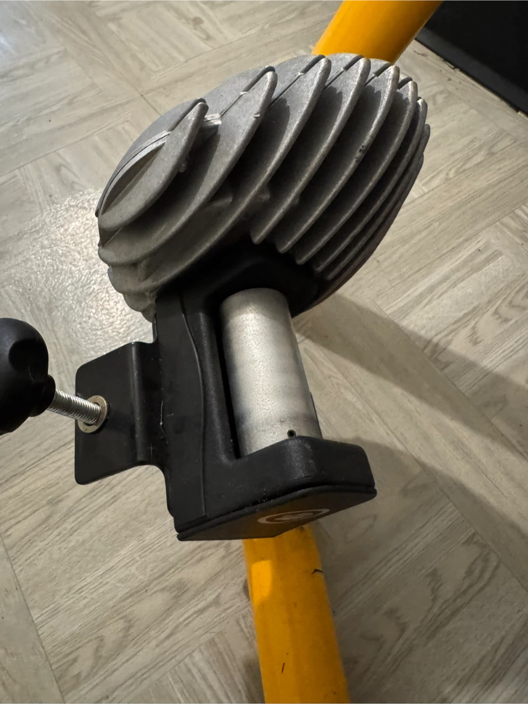 Century Travel Trac Fluid Bicycle Trainer - photo 4