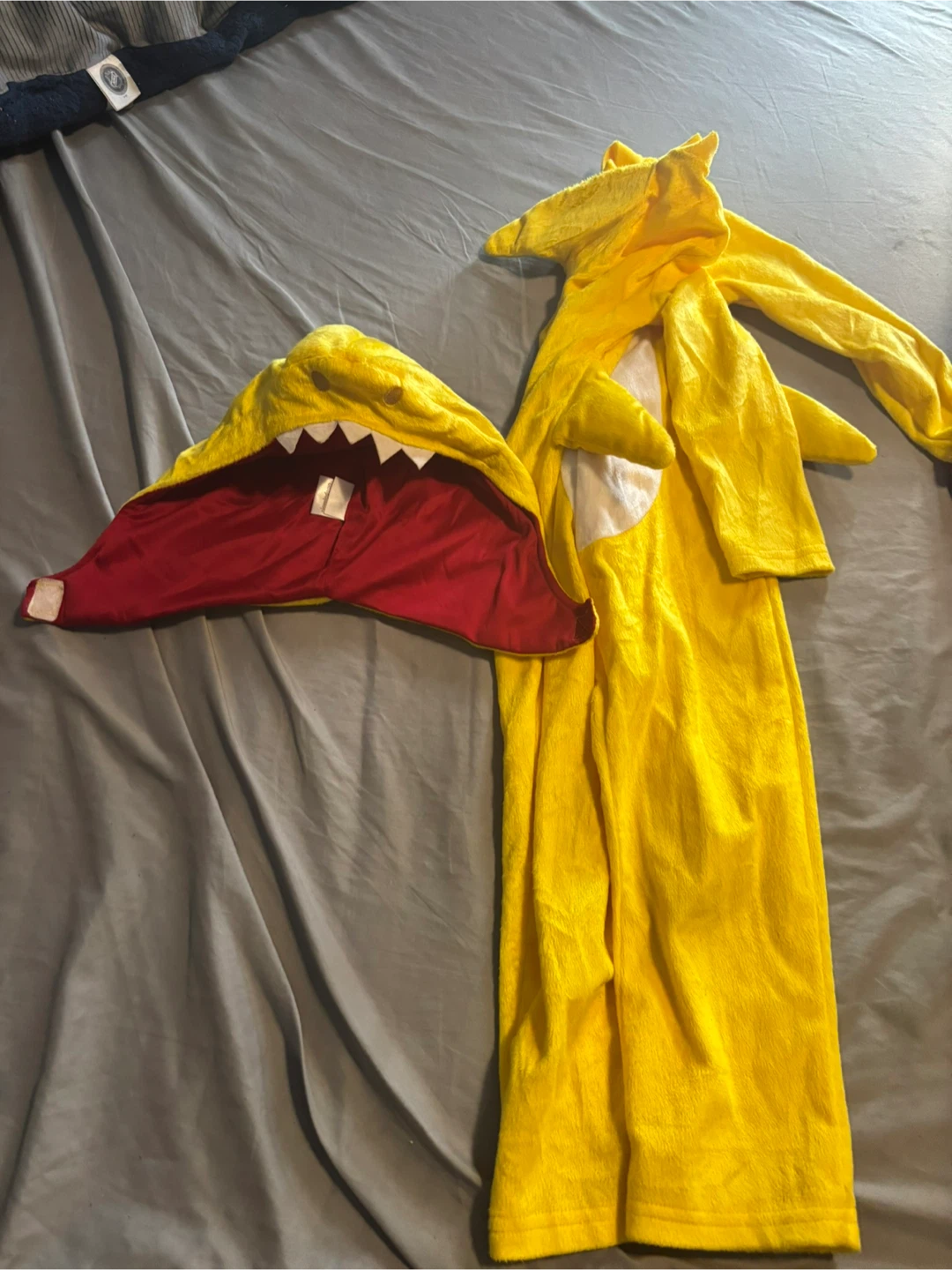 Spirit Kids Shark Costume Size 3-4T