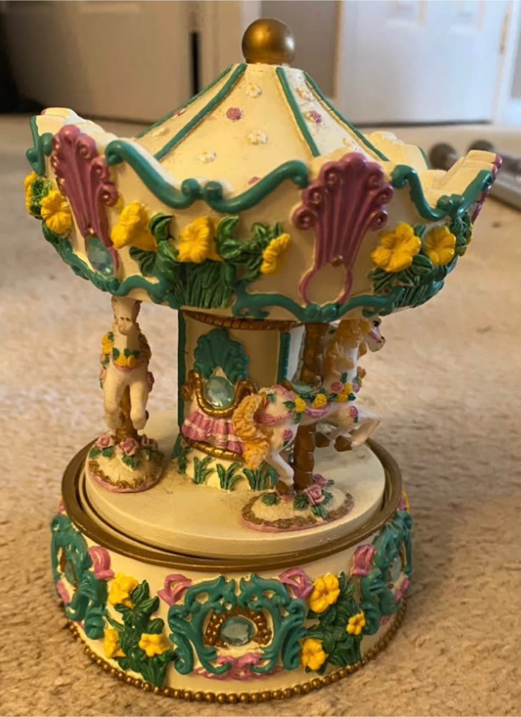 Musical Carousel Decor - photo 2