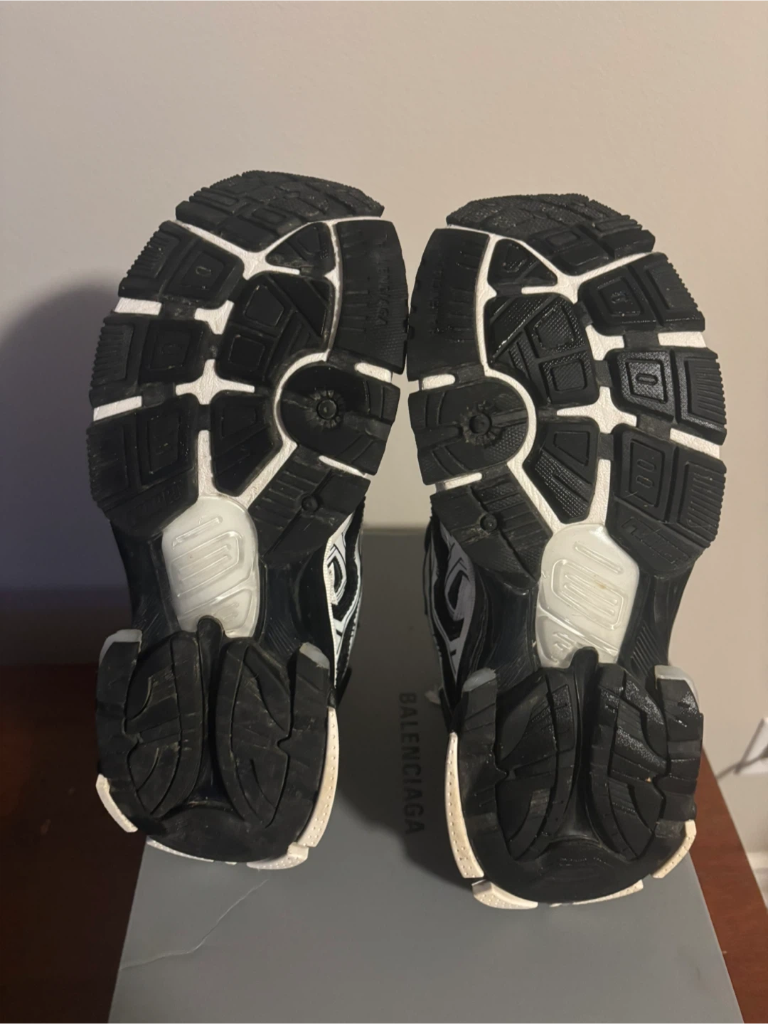 Balenciaga Runner Sneakers Black White price 210 - photo 3