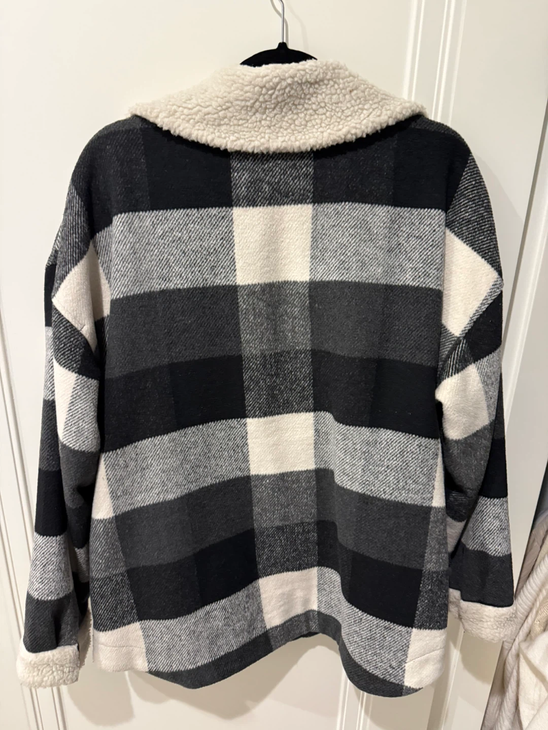Women’s Garage Plaid Jacket - Size Medium - photo 2