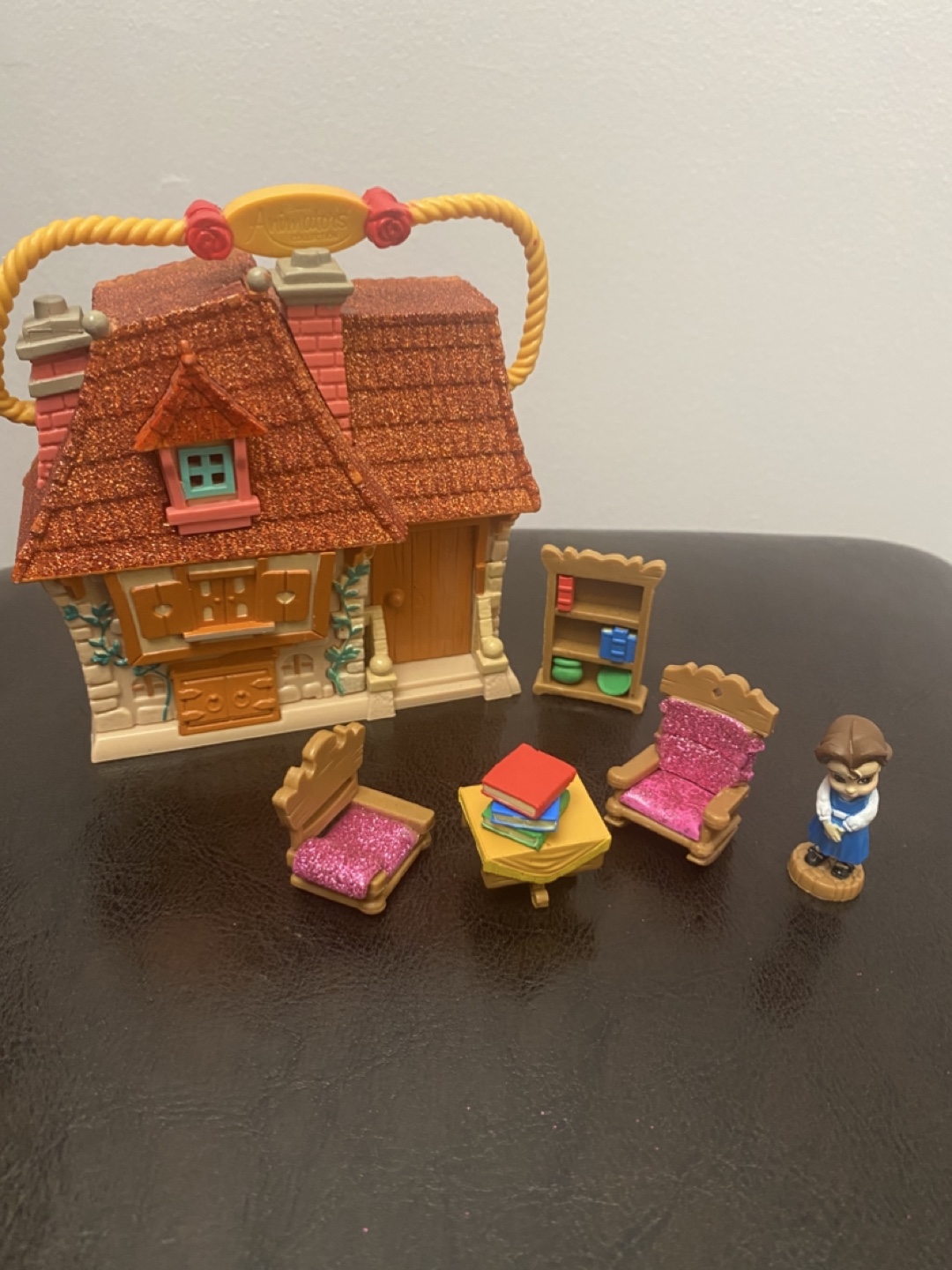 Disney Animators Princess Belle's Playset