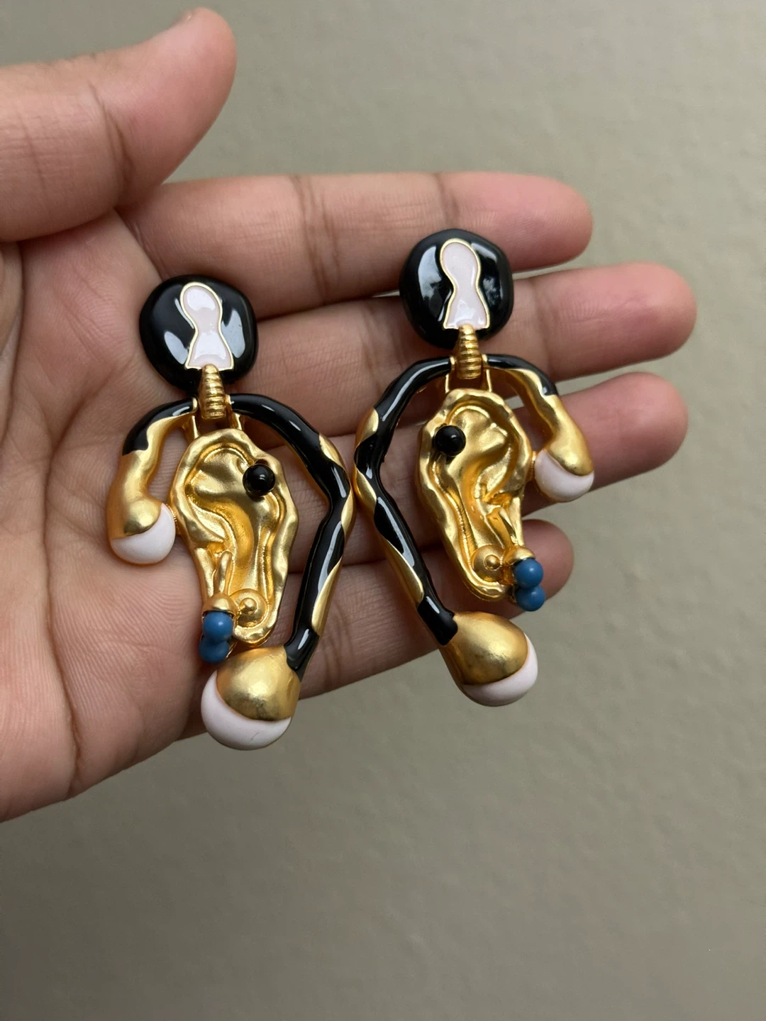 Schiaparelli Inspired Elegant Gold and Black Statement Earrings - photo 4