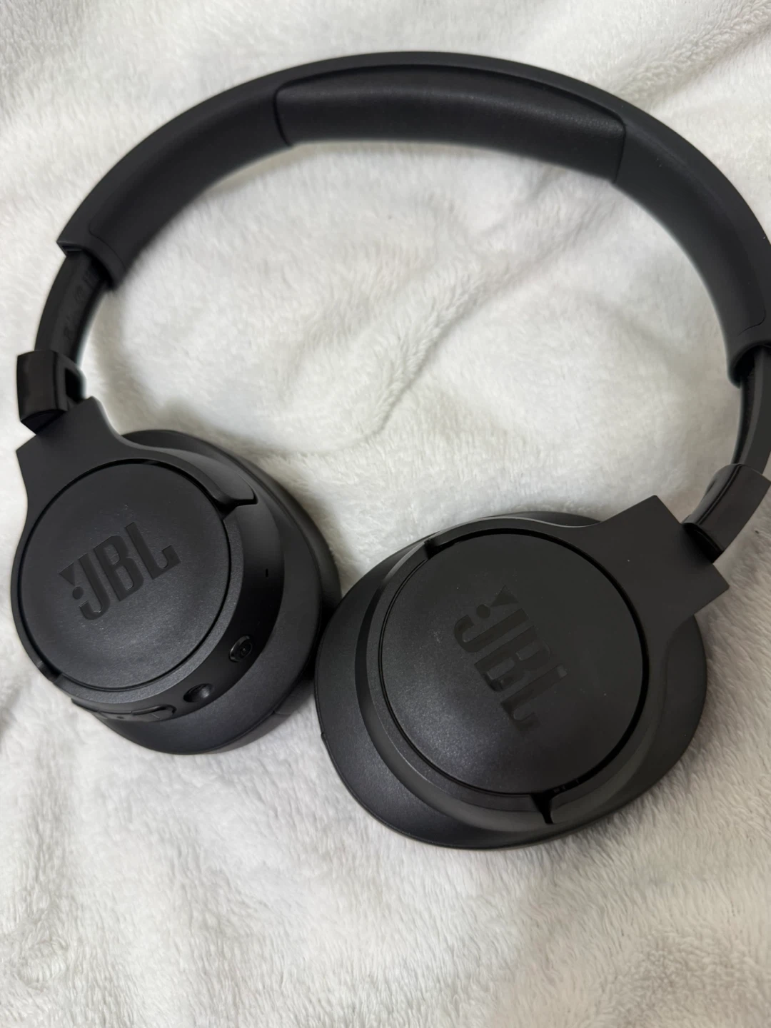JBL Tune 720BT Wireless Over Ear Headphones (black) - photo 3