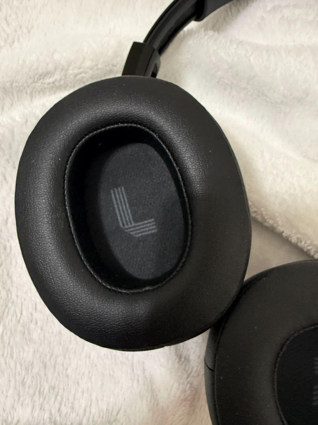 JBL Tune 720BT Wireless Over Ear Headphones (black) - photo 5