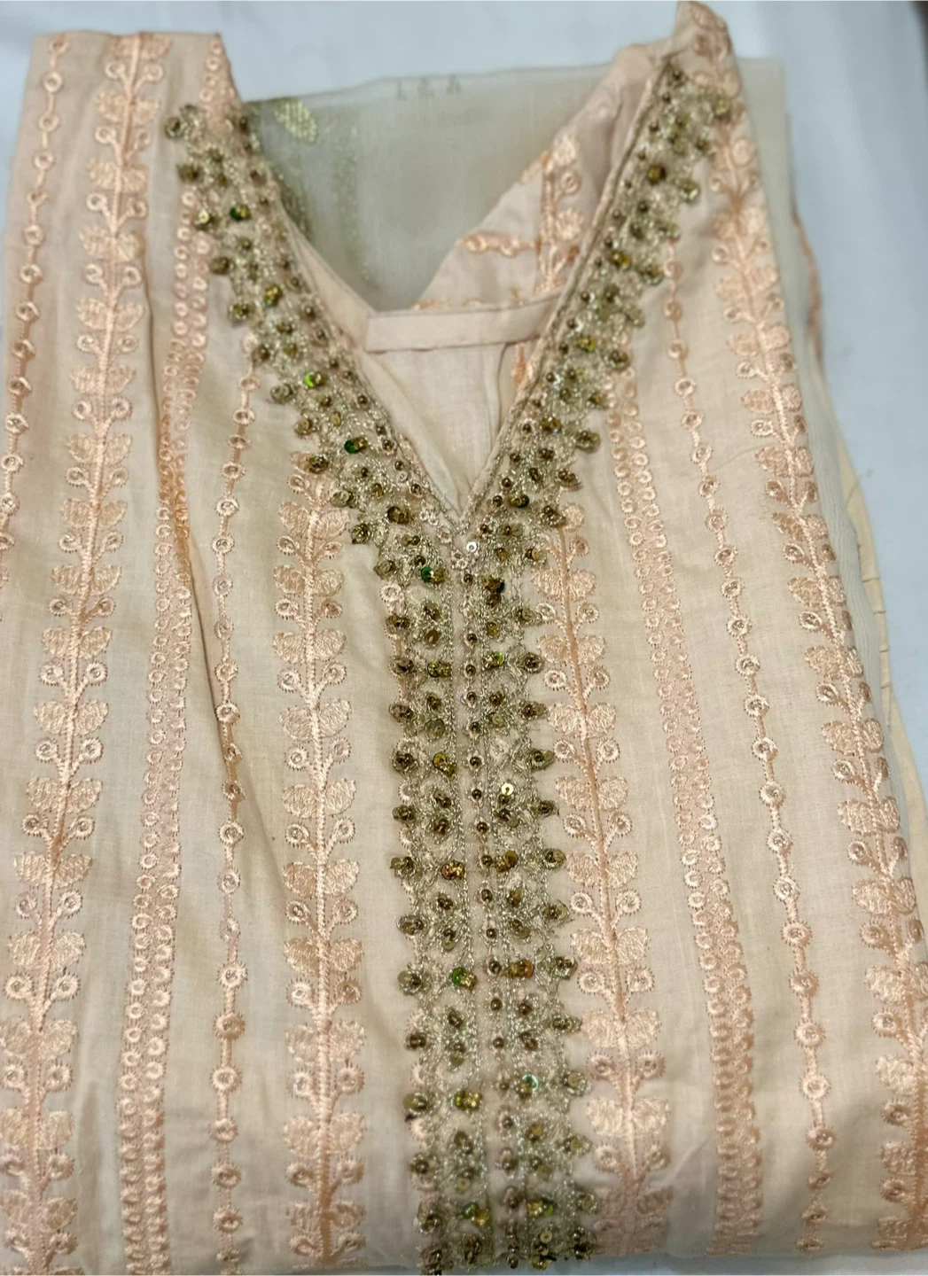 Embroidered Kurti with Pants and Scarf - photo 4