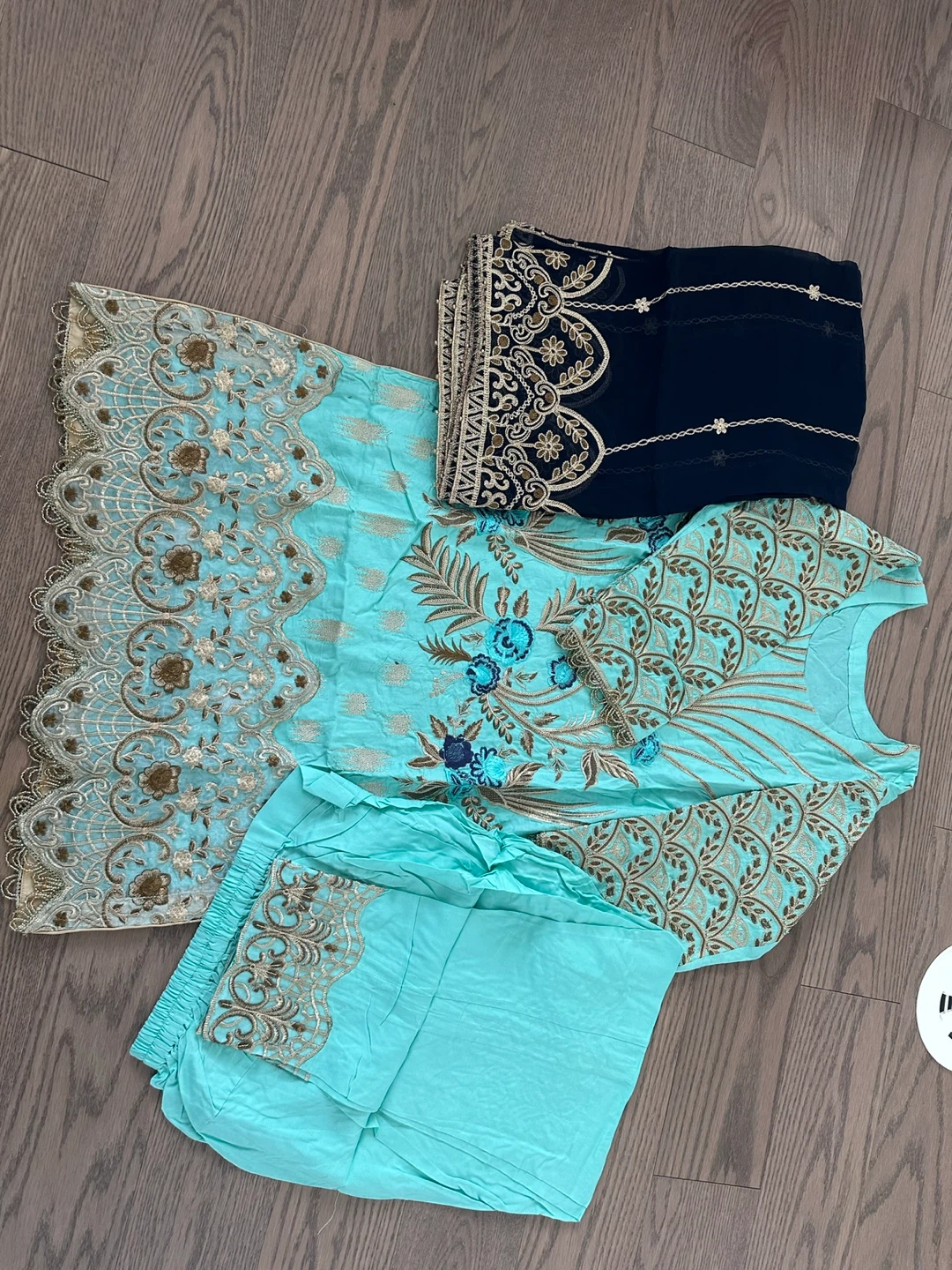 Embroidered Kurti with Pants and Scarf - photo 5