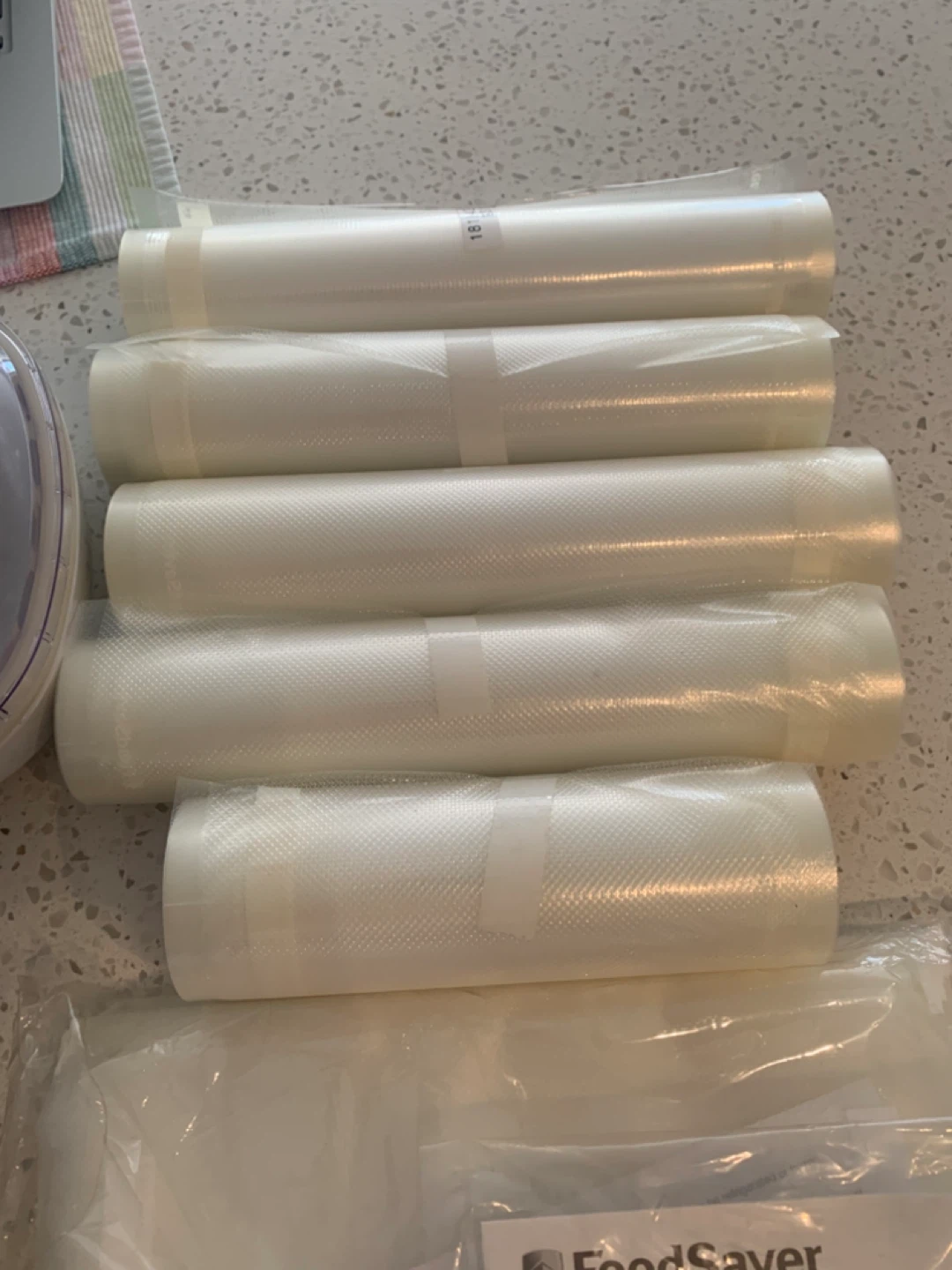 FoodSaver V3825 Vacuum Sealing System with Rolls - photo 4