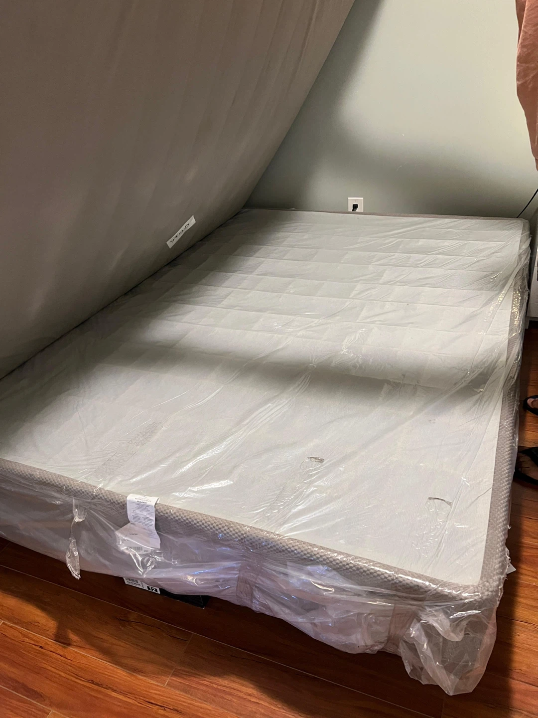 Queen Mattress + bed box