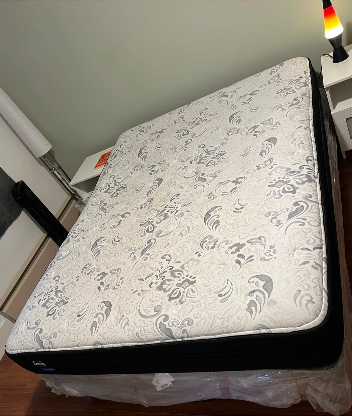 Queen Mattress + bed box - photo 3