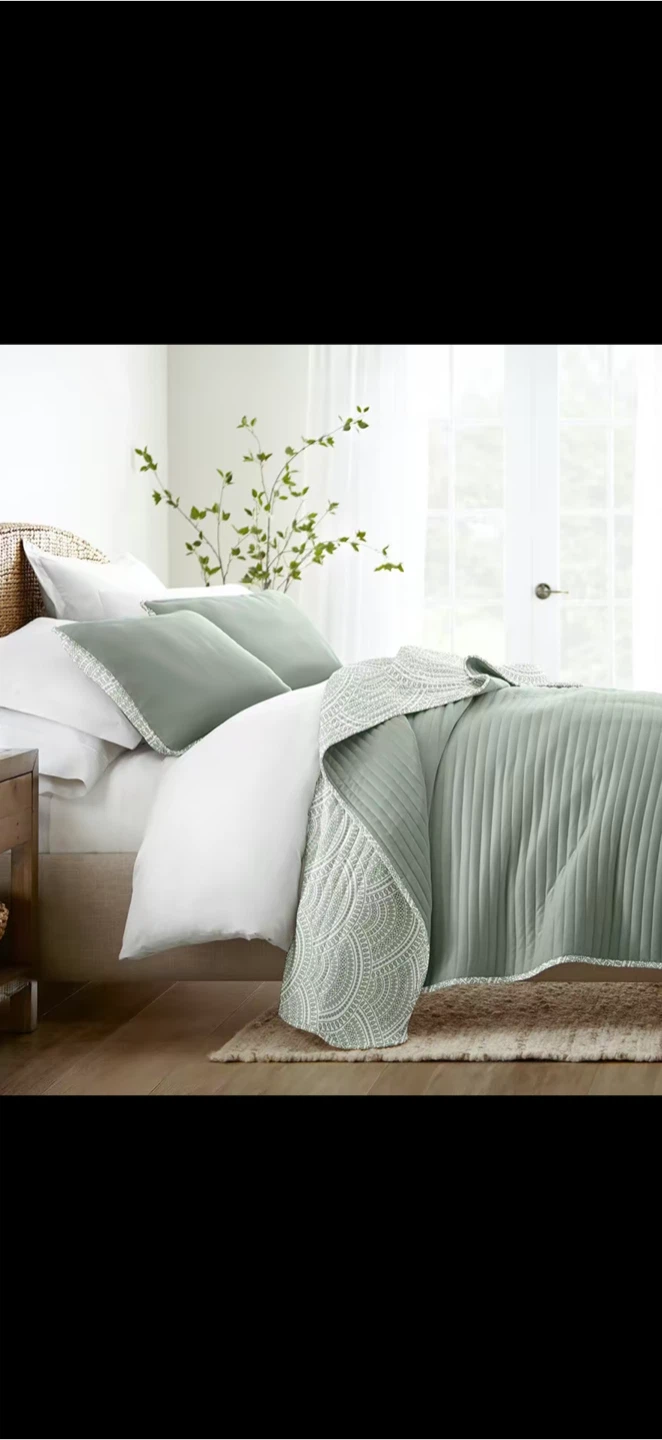 Quilt Set - Eucalyptus & White Pattern