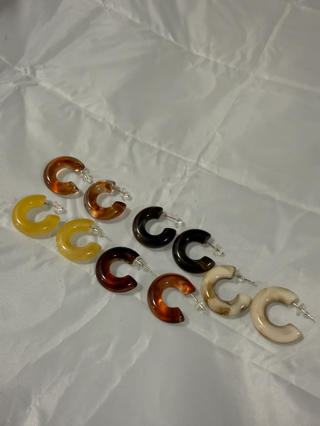 Set of 5 Acrylic Hoop Earrings - photo 2