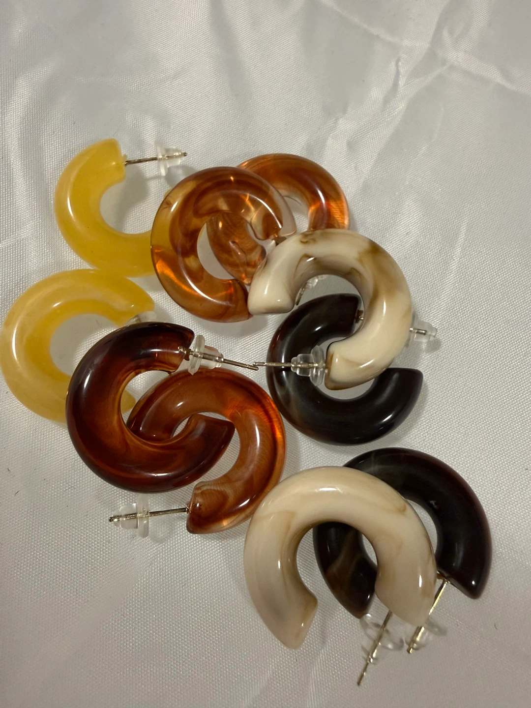 Set of 5 Acrylic Hoop Earrings - photo 3