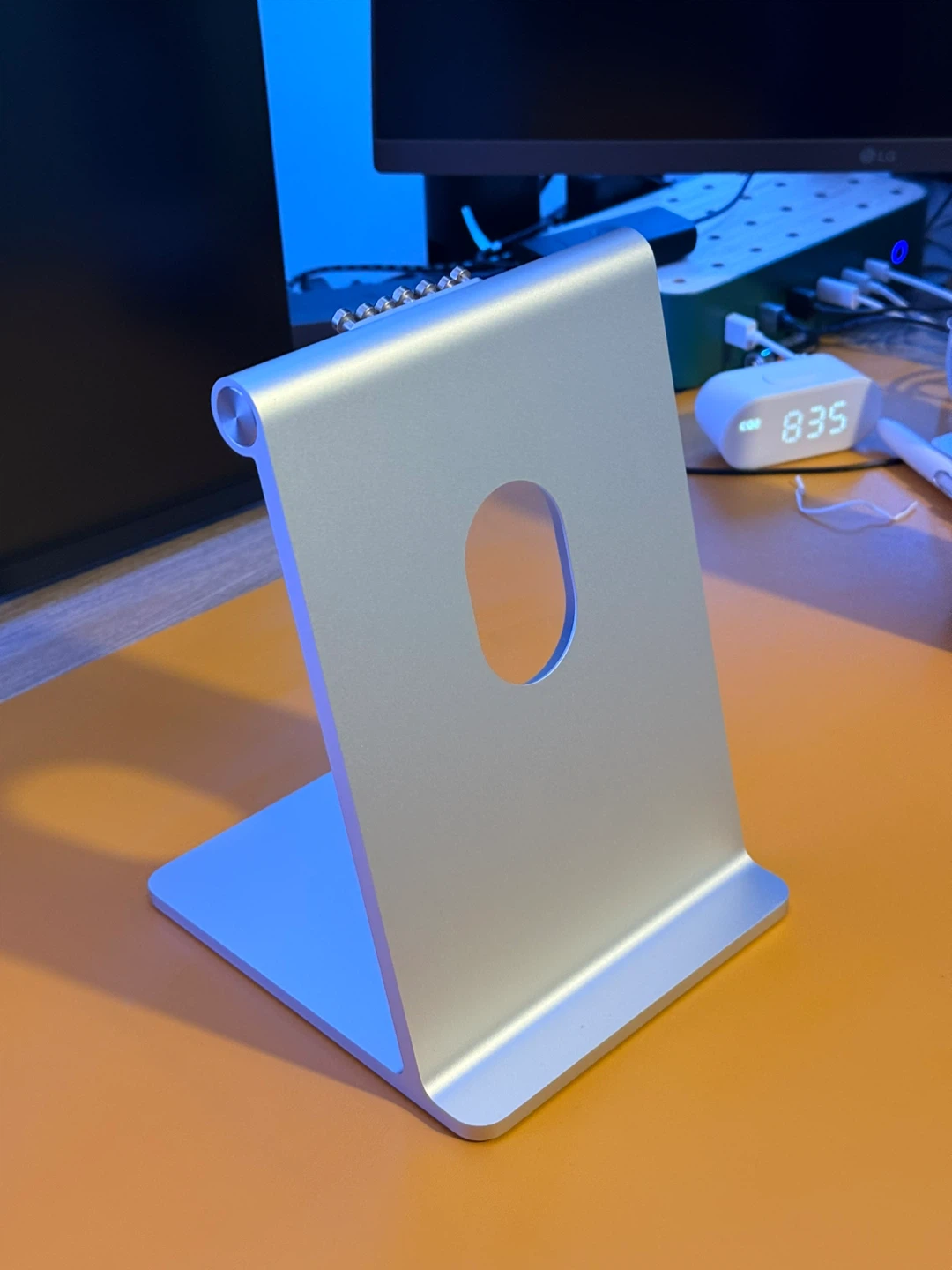Apple Studio Display with VESA mount + stand - photo 4