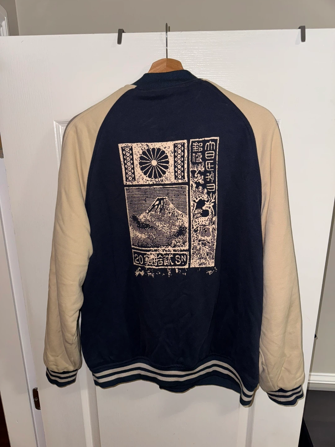 OIRTO Varsity Bomber Jacket Medium - photo 2