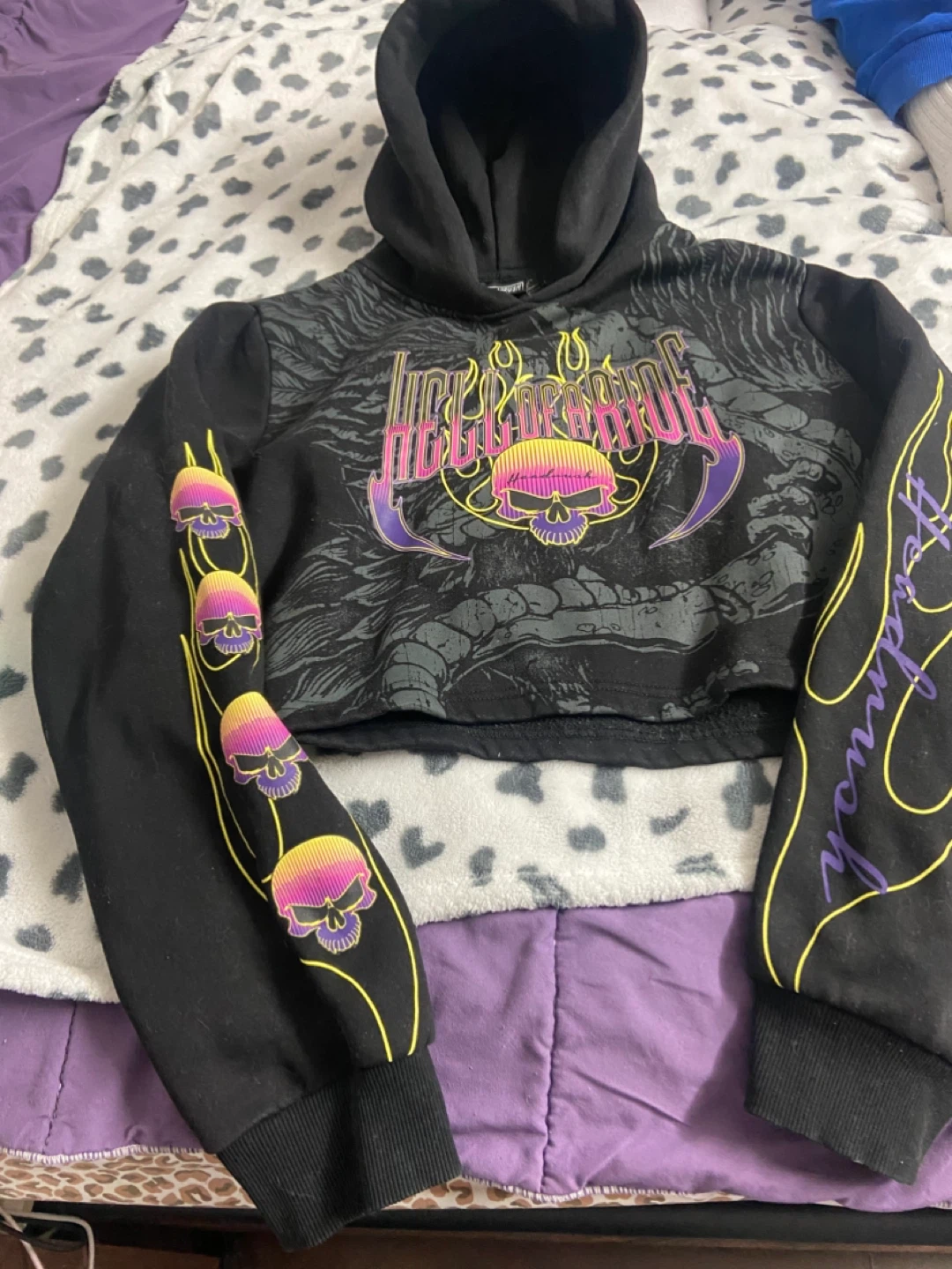 Headrush black graphic cropped hoodie