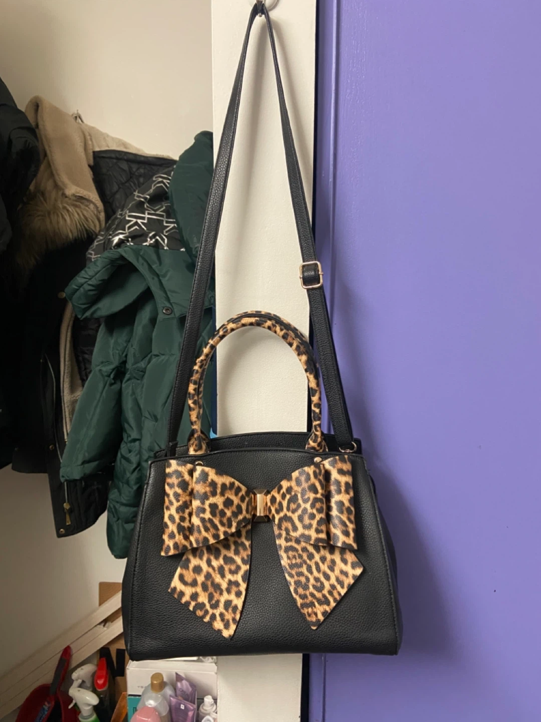 Black Handbag with Leopard Print Bow - photo 4