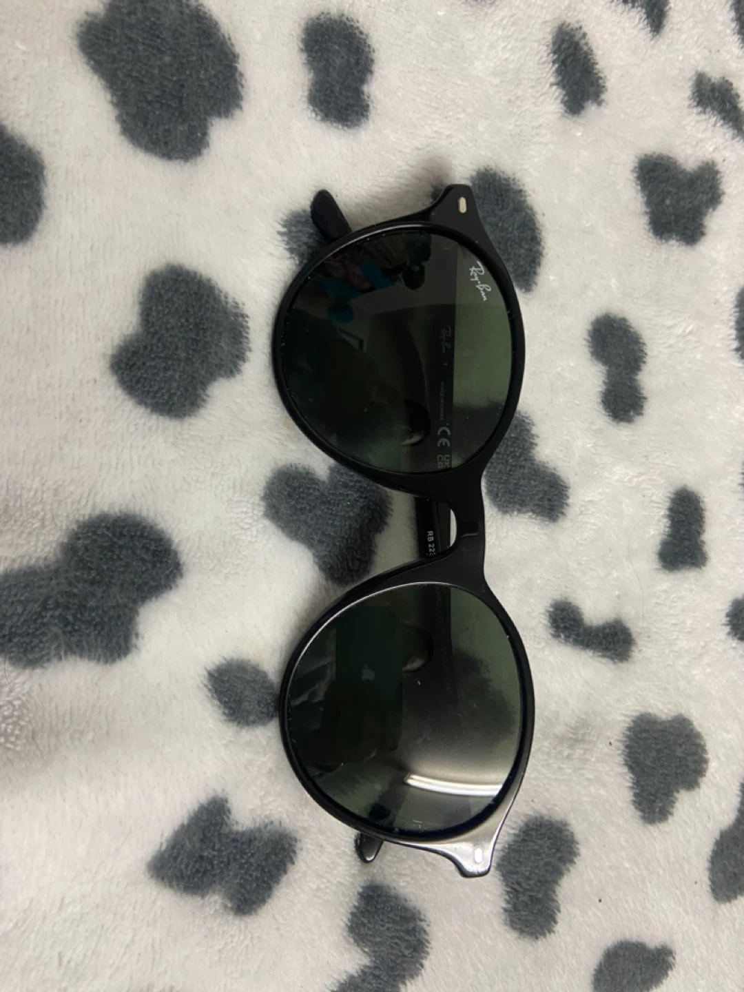 Ray-Ban Black Sunglasses - photo 2