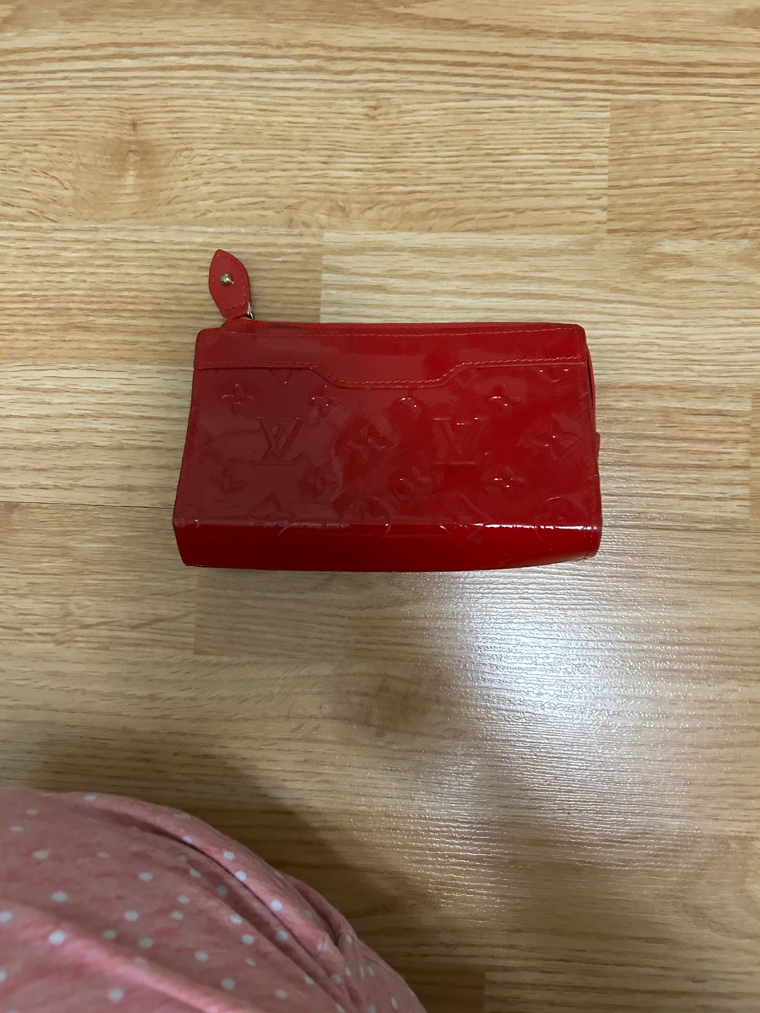 Red Louis Vuitton Monogram Vernis Pouch - photo 4
