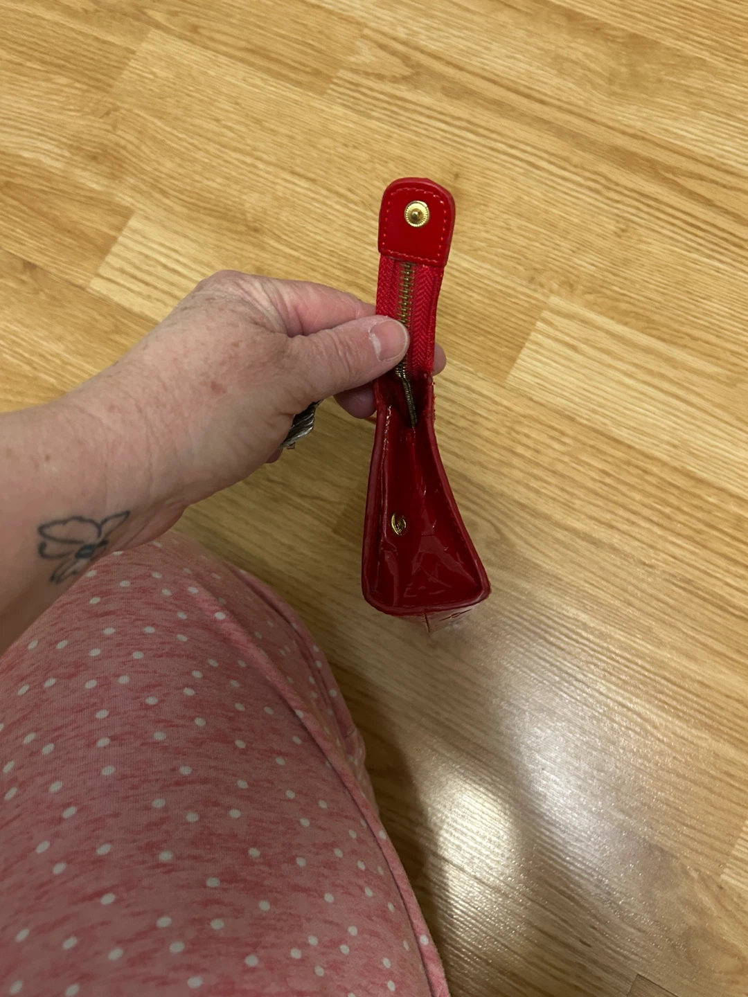 Red Louis Vuitton Monogram Vernis Pouch - photo 2