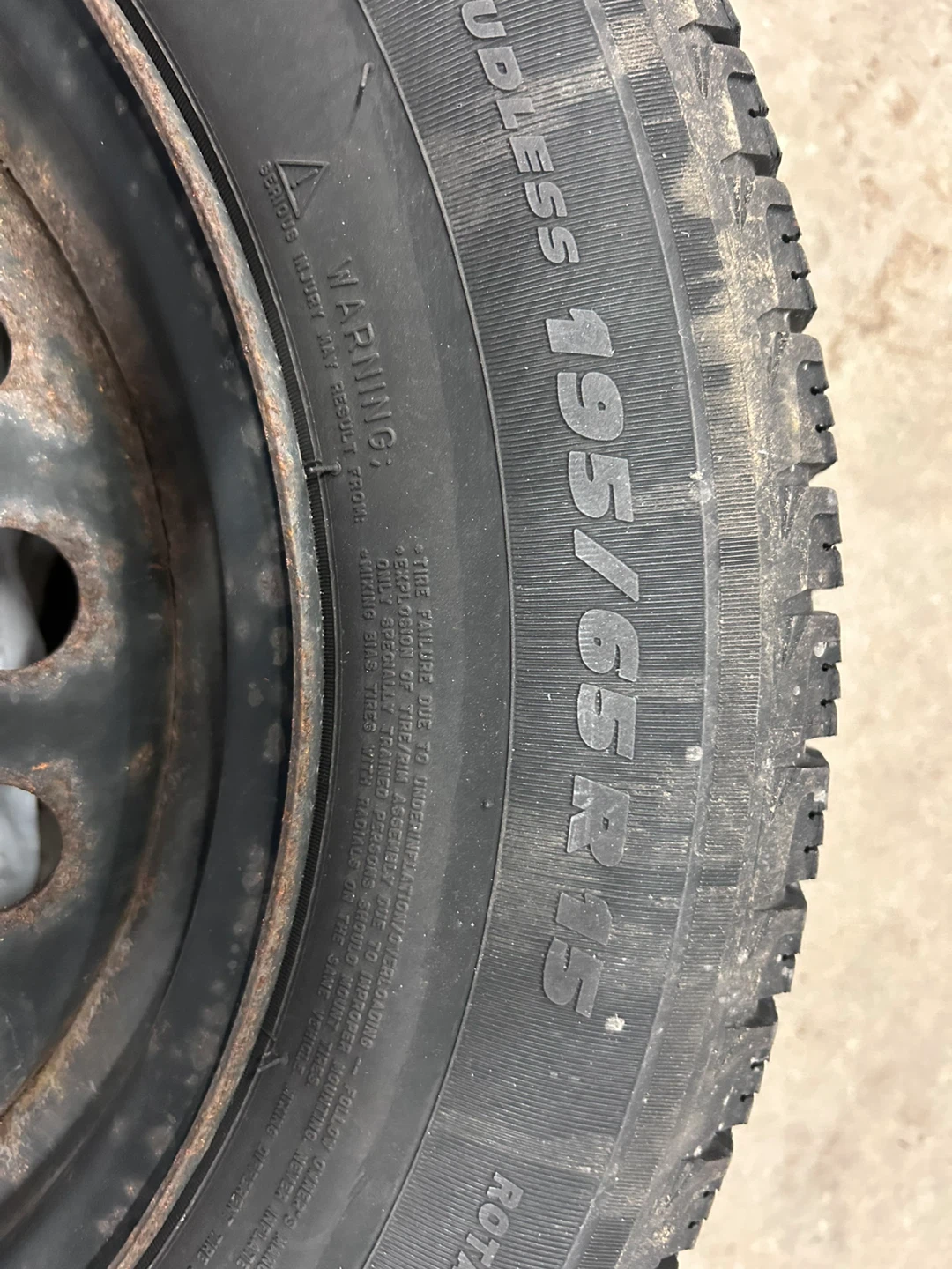 Michelin X Ice on Steel Rims 195/65R15 - photo 2