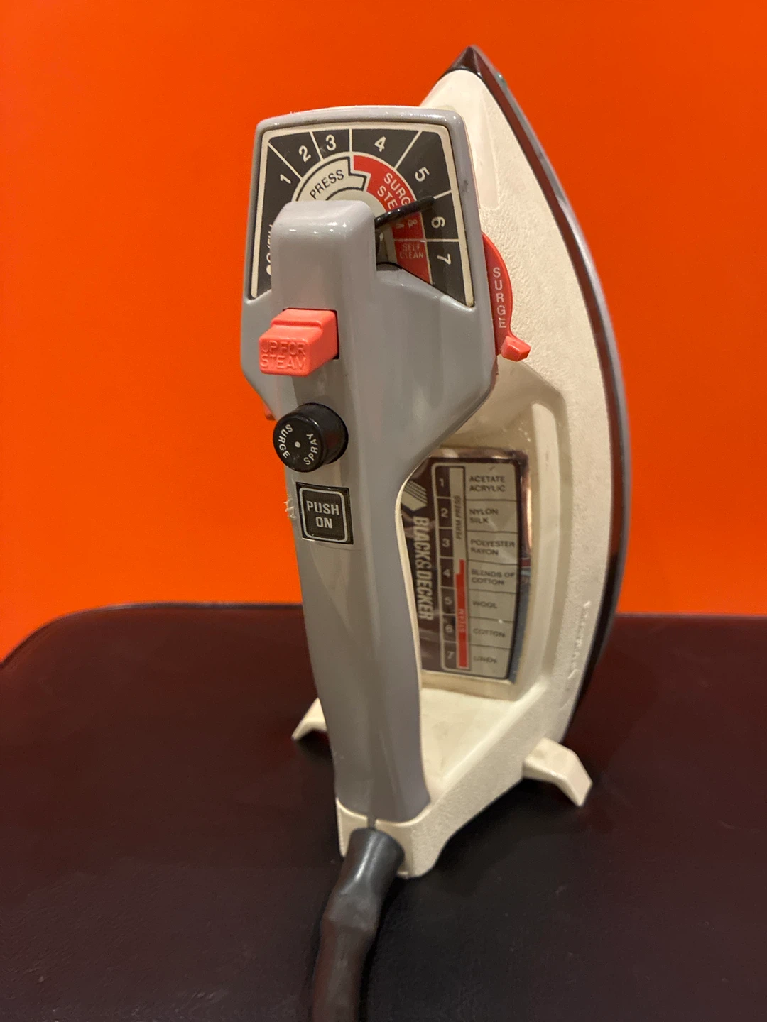 Black & Decker Automatic Shut-Off Steam Iron