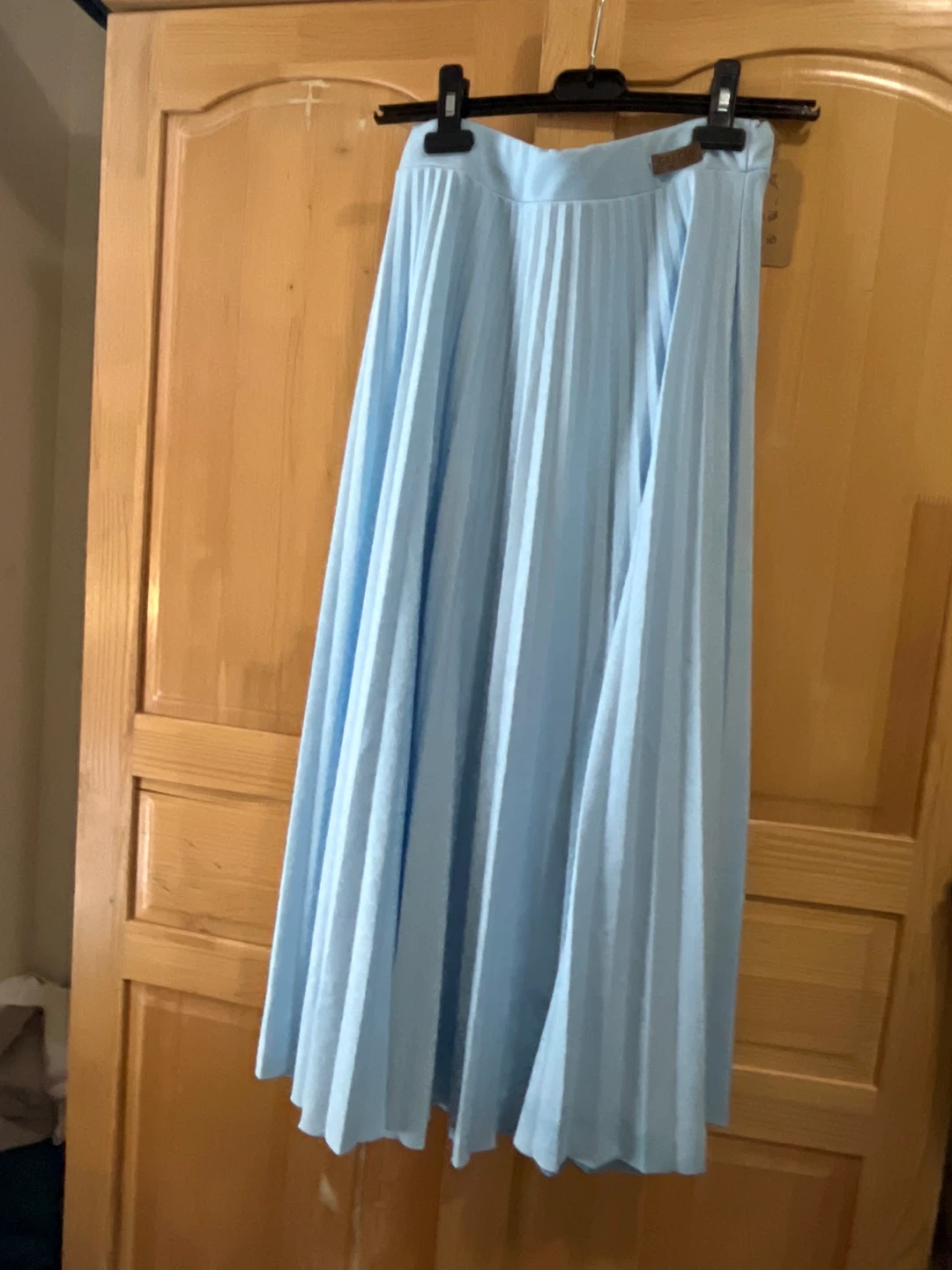 GRECÍA, Lovely baby blue pleated midi skirt - 85 cm