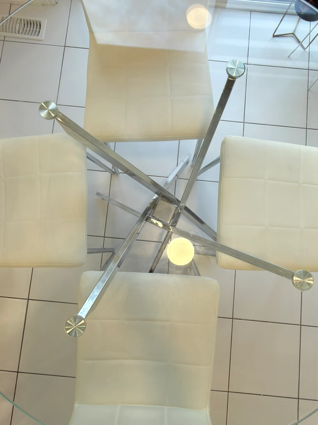 MOVING SALE!!! Glass Top Dining Table with 4 Off-white Chairs - photo 3