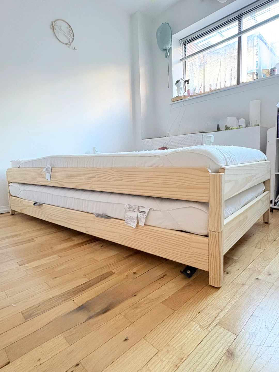 2 Stackable twin beds (only bed frames- no mattress) - photo 4