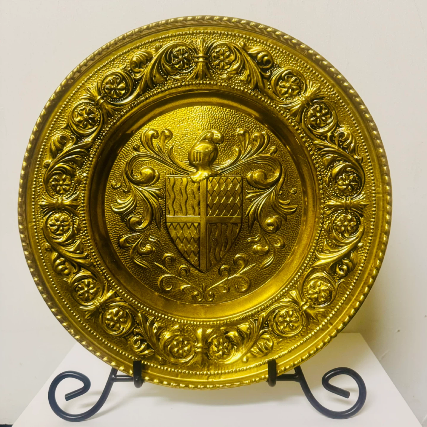 2 Vintage Brass Charger Plates - Ship & Crest 12" Mid-Century - photo 2