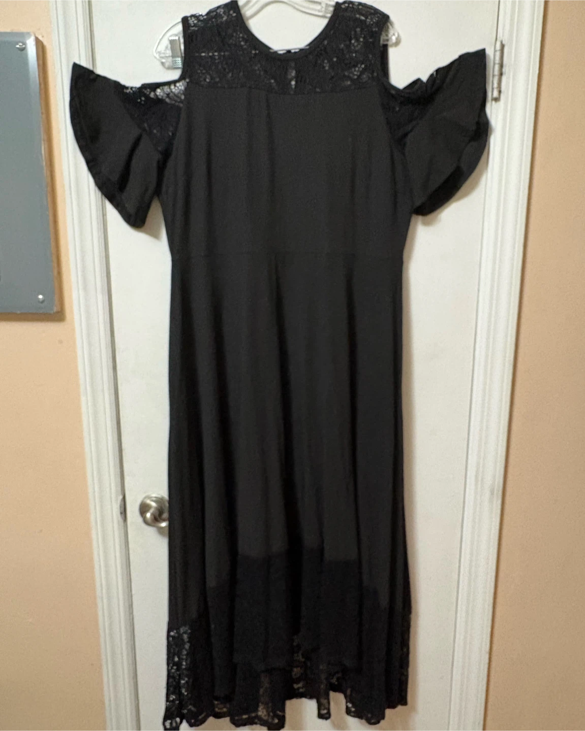 Black Cold Shoulder Lace Maxi Dress - photo 3
