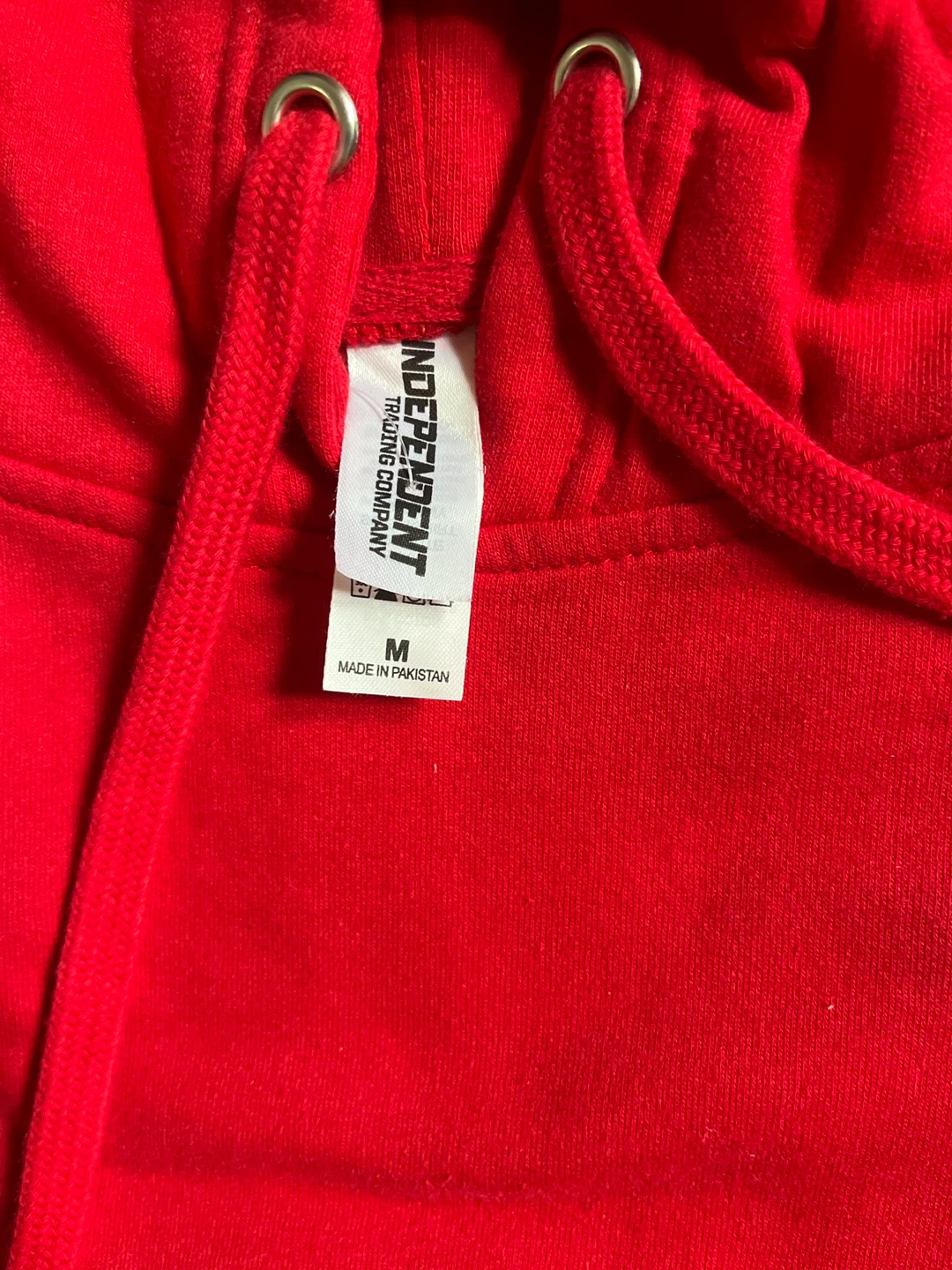 Independent Red Hoodie size medium - photo 2