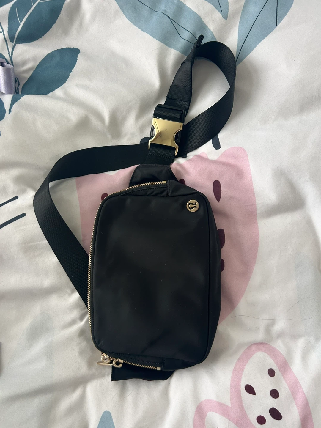 Lululemon Everywhere Belt Bag - Black - photo 2
