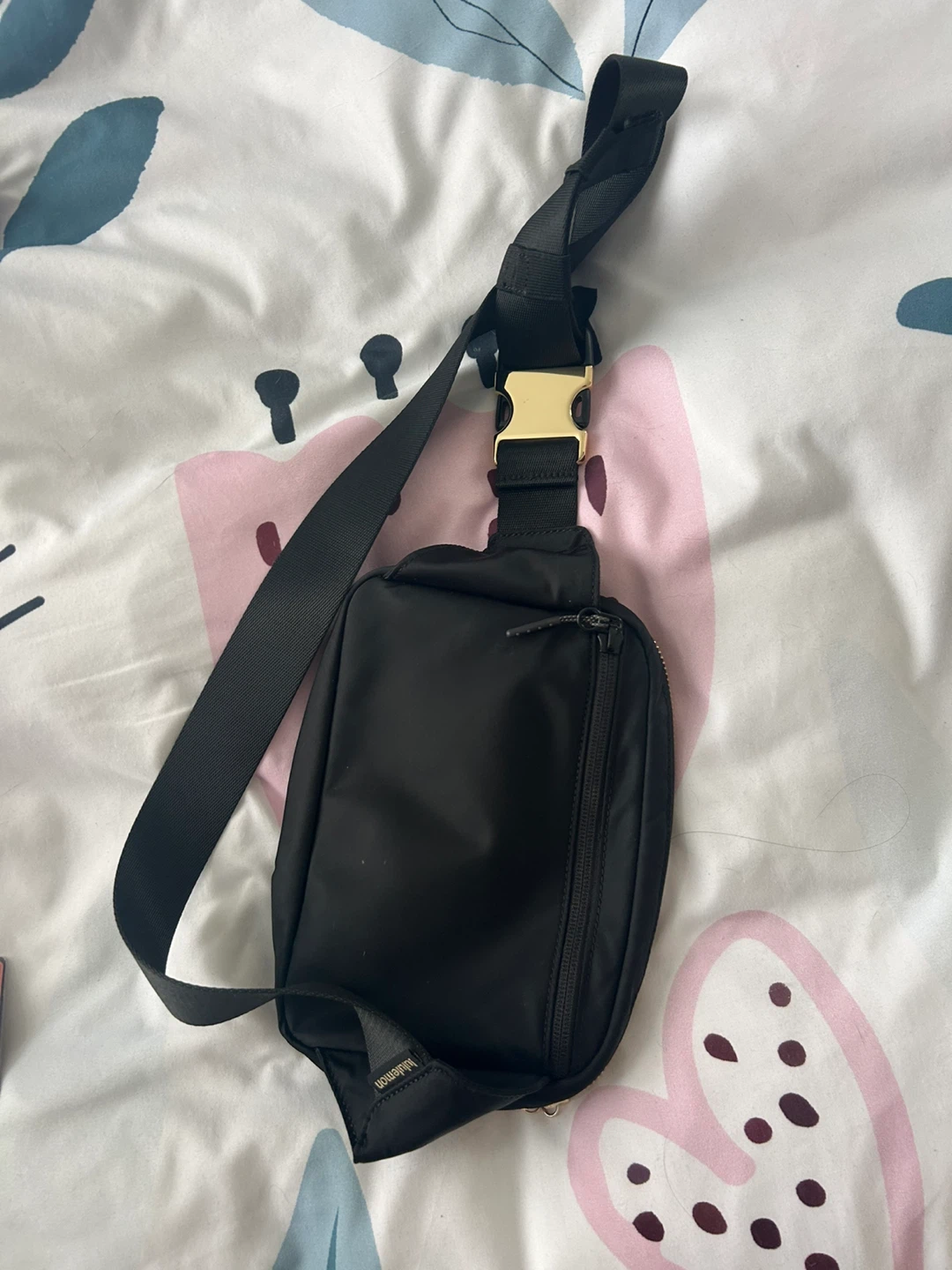 Lululemon Everywhere Belt Bag - Black - photo 4