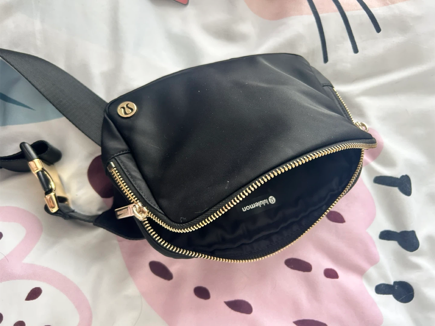 Lululemon Everywhere Belt Bag - Black - photo 3
