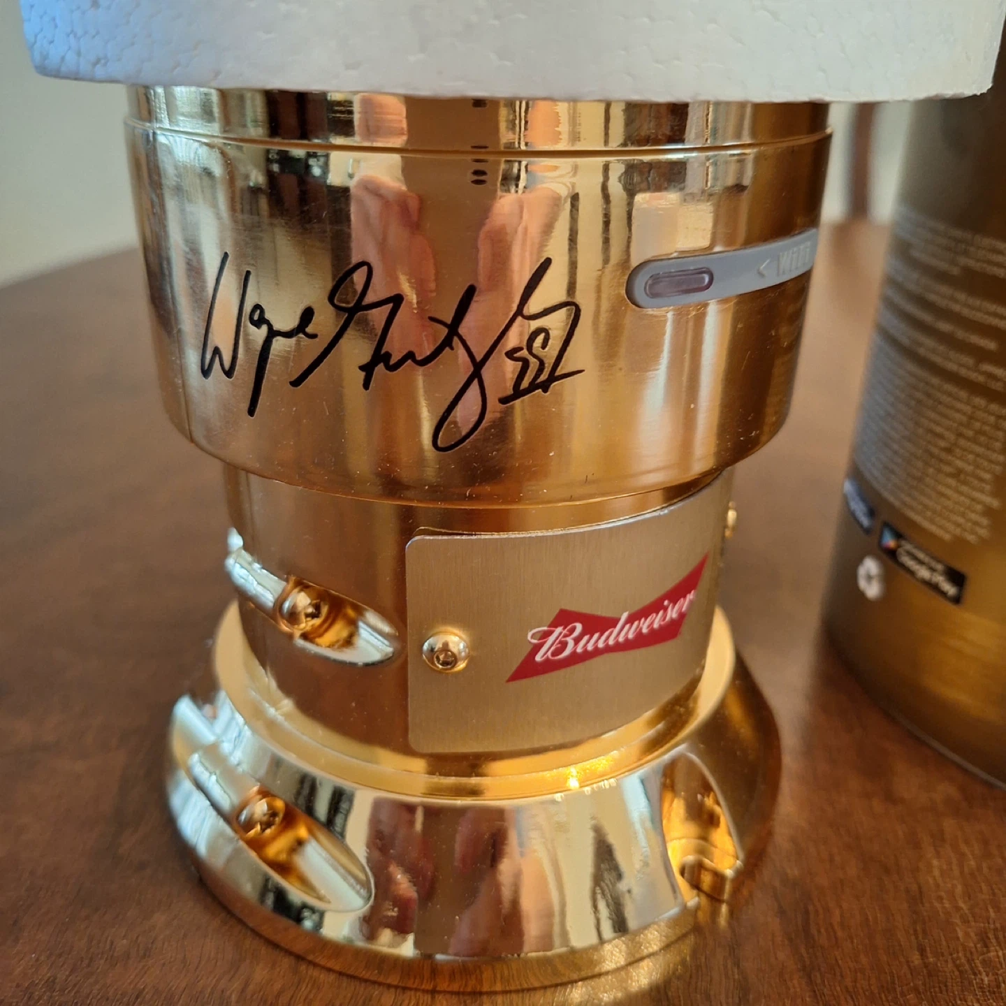 Budweiser Limited Edition Wayne Gretzky Gold-Synced Light - photo 2