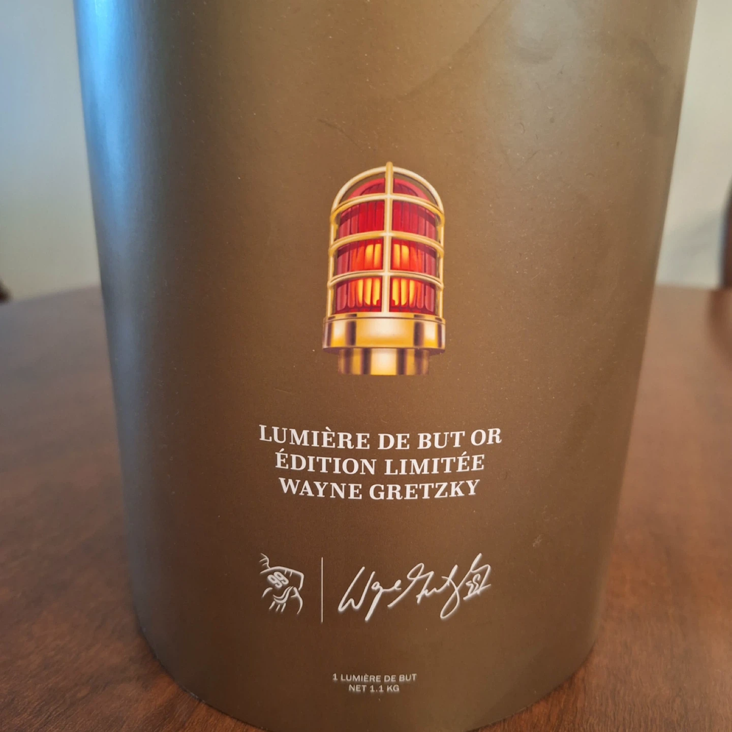 Budweiser Limited Edition Wayne Gretzky Gold-Synced Light - photo 5
