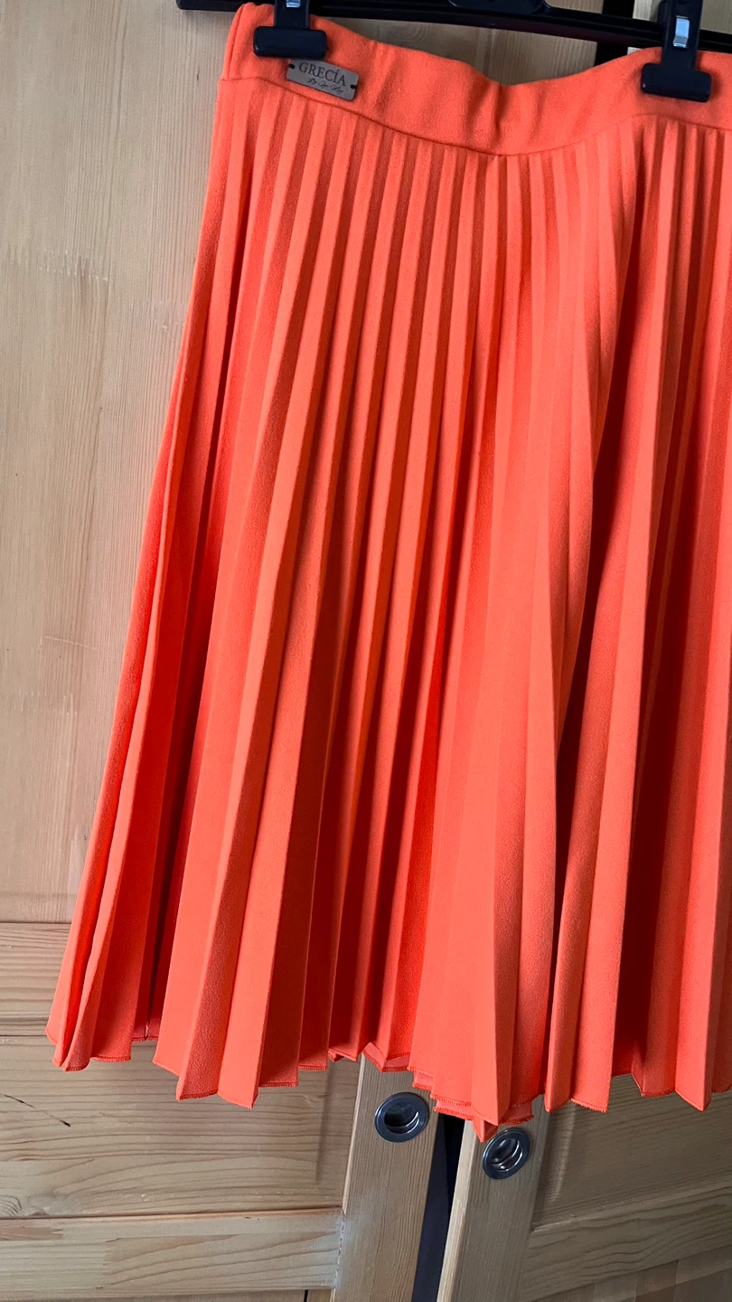 Gracia Pleated Midi Skirt - Orange - 65 cm long