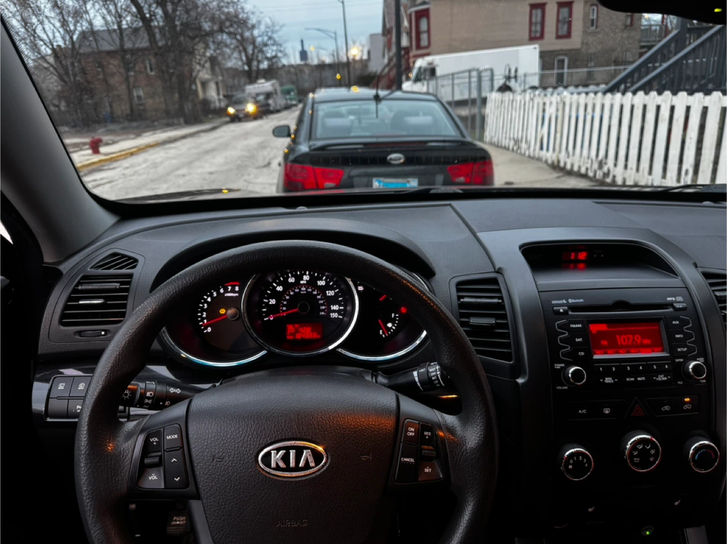 Kia Sorento Interior Dashboard and Steering Wheel - photo 5