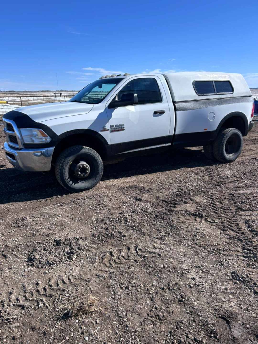 White Ram 3500 Dually Pickup Truck with Cap - photo 2