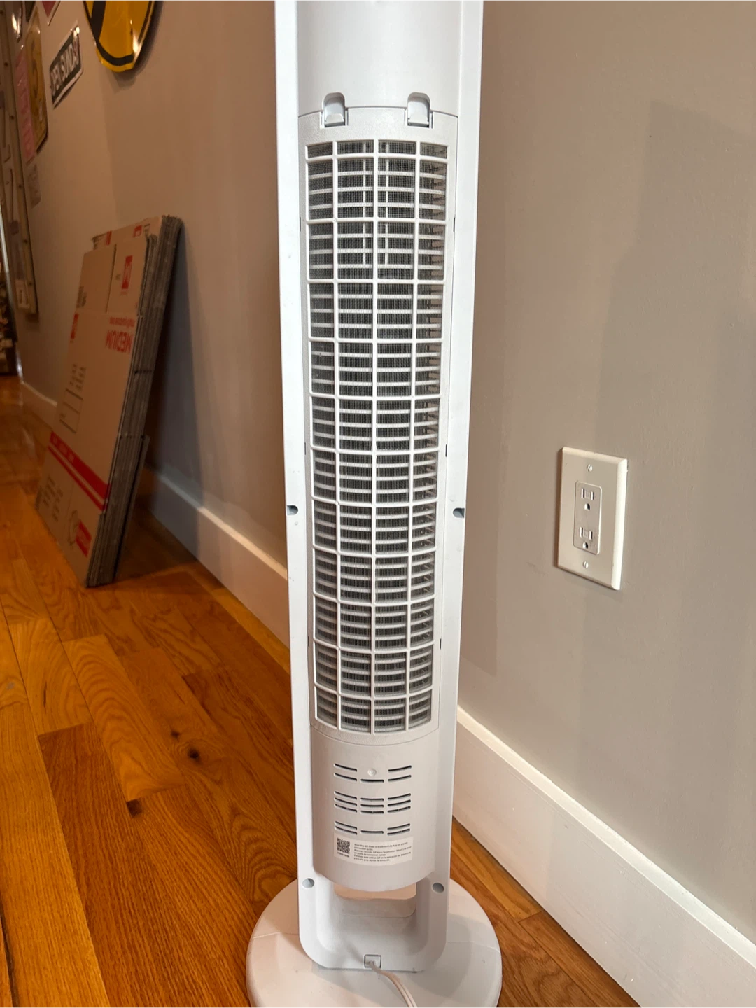 OmniBreeze White Tower Fan with Remote - photo 3