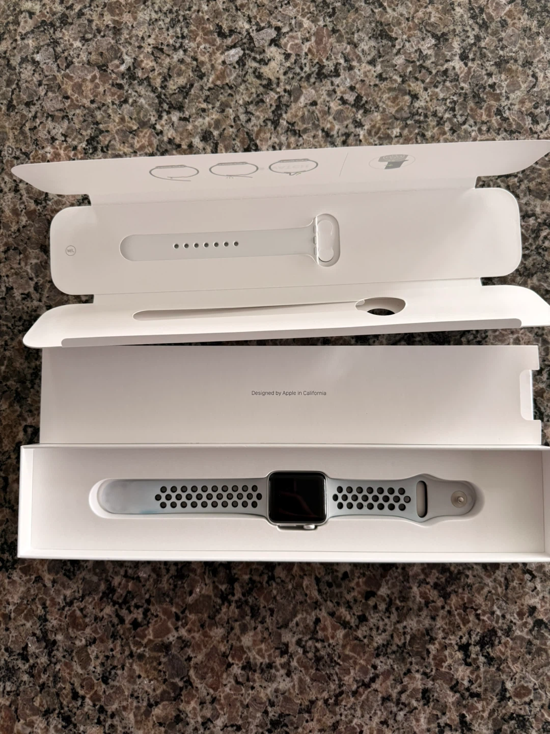 Apple Watch Series 3 – 38mm Silver Aluminum