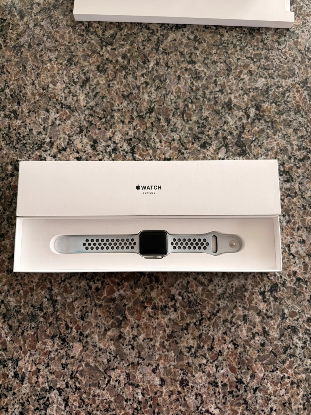Apple Watch Series 3 – 38mm Silver Aluminum - photo 3