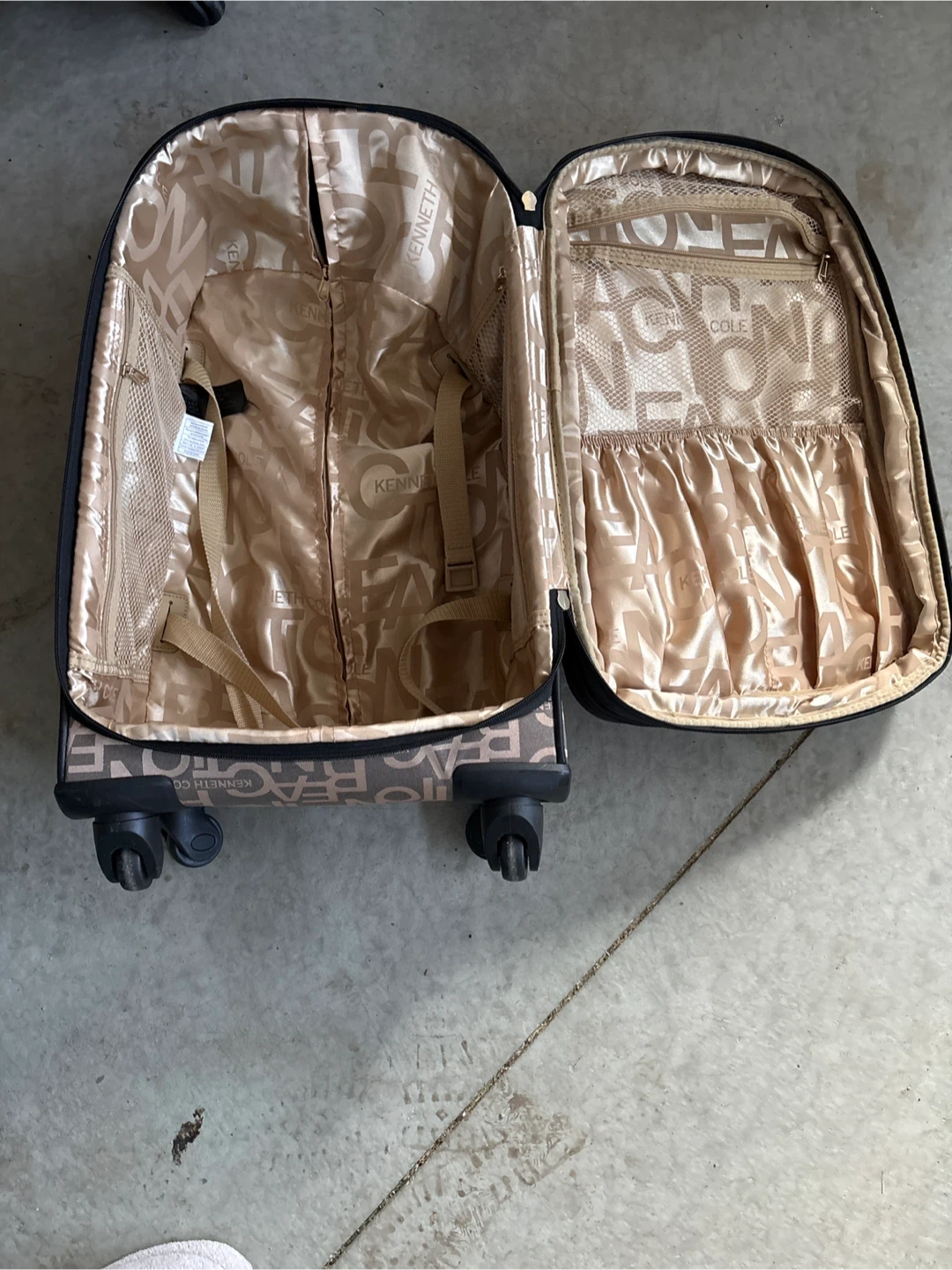 Carry On Kenneth Cole  Rolling Suitcase - Brown Logo Print - photo 4