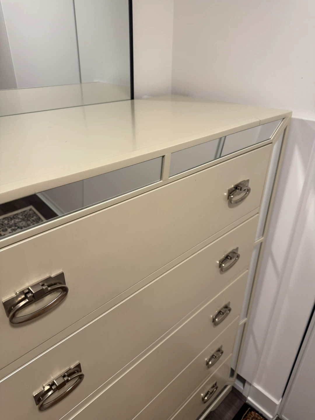 5-Drawer Dresser with Mirrored Accents - photo 3