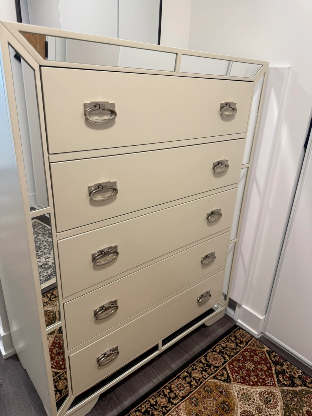 5-Drawer Dresser with Mirrored Accents