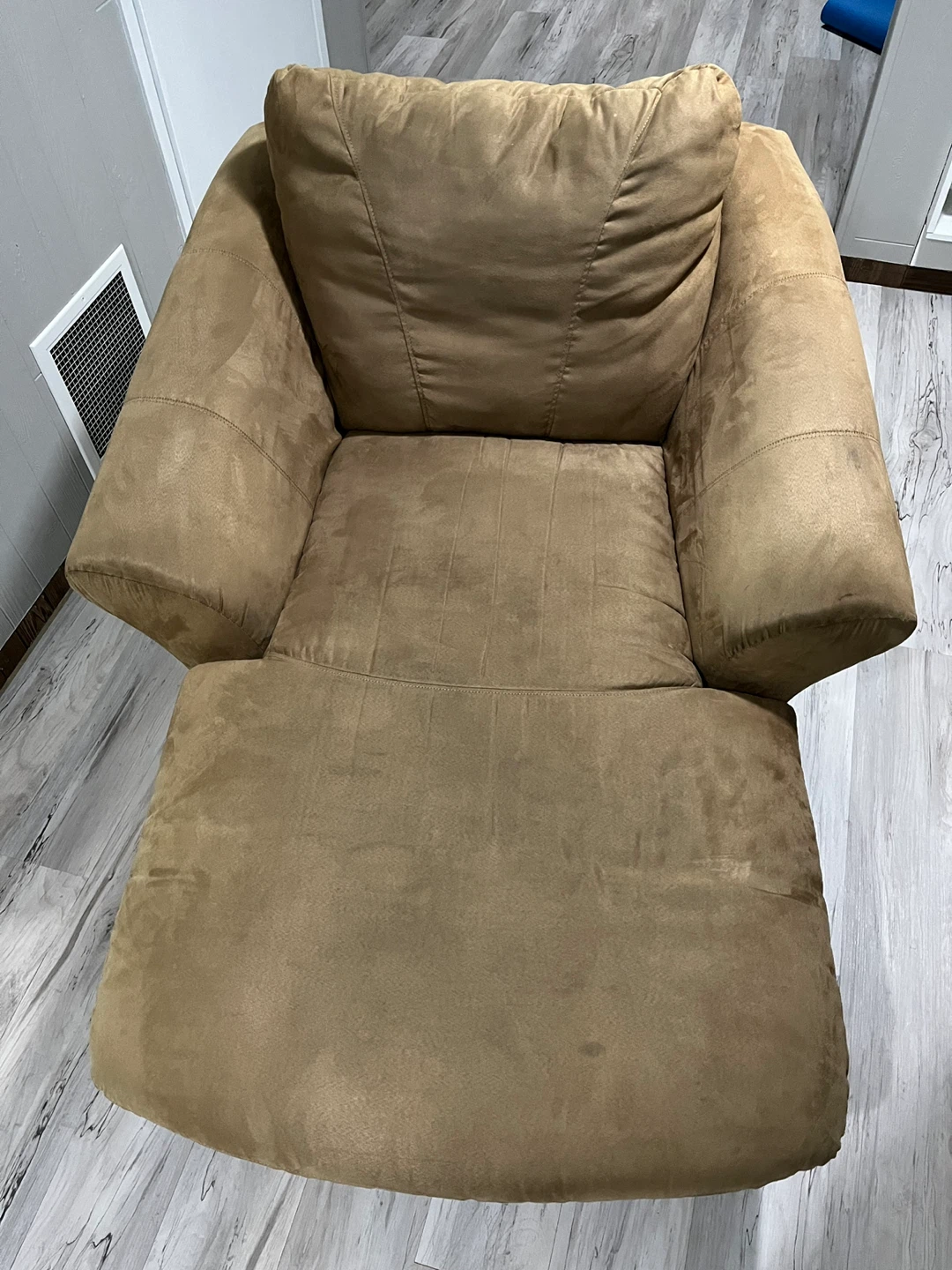 Chaise lounger