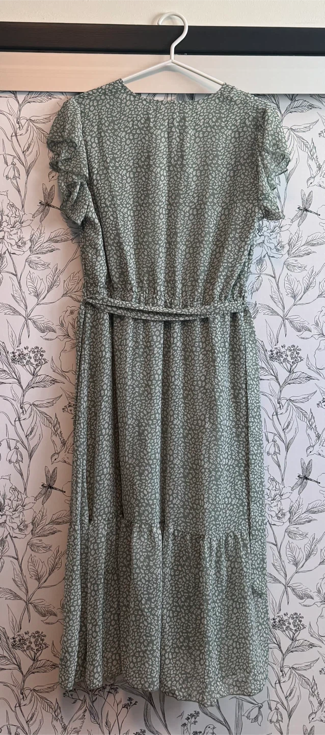 Yacun, green floral print, size L, $10 - photo 2