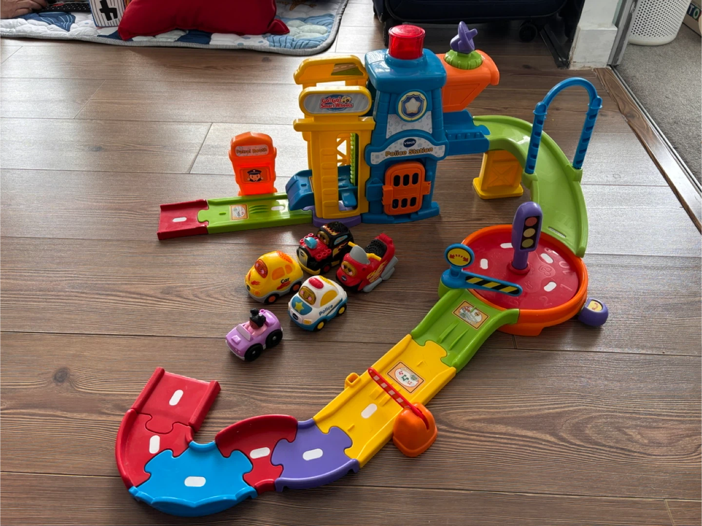Moving sale! VTech Go! Go! Smart Wheels Police Station Playset